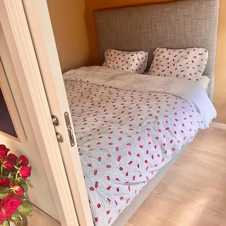 Right By Alexander Kiellands * Oslo